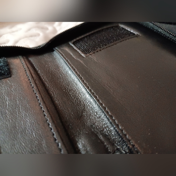 "Aigner Munich" Vintage Leather Wallets - Picture 6 of 9